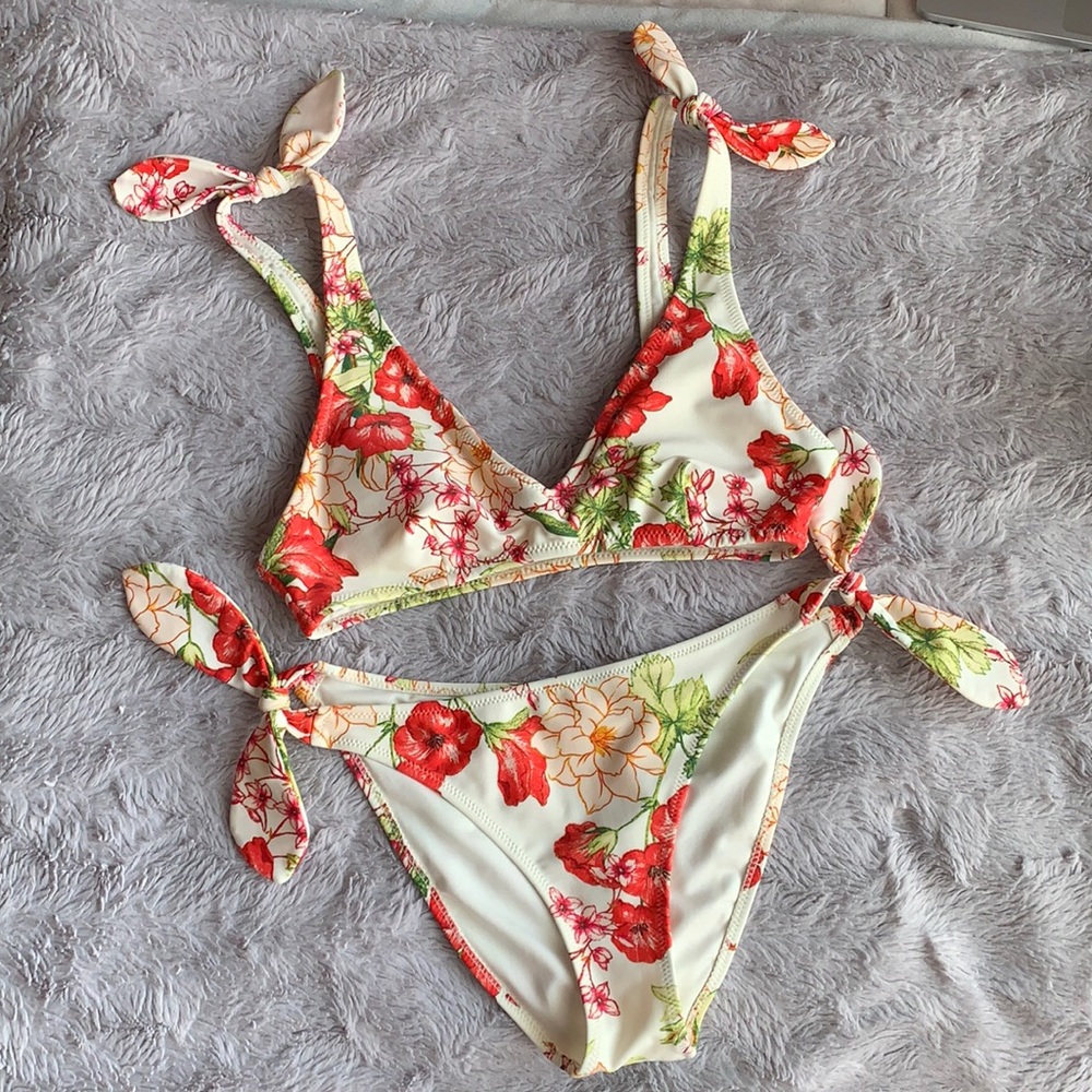 Forever 21 bikini 🌺